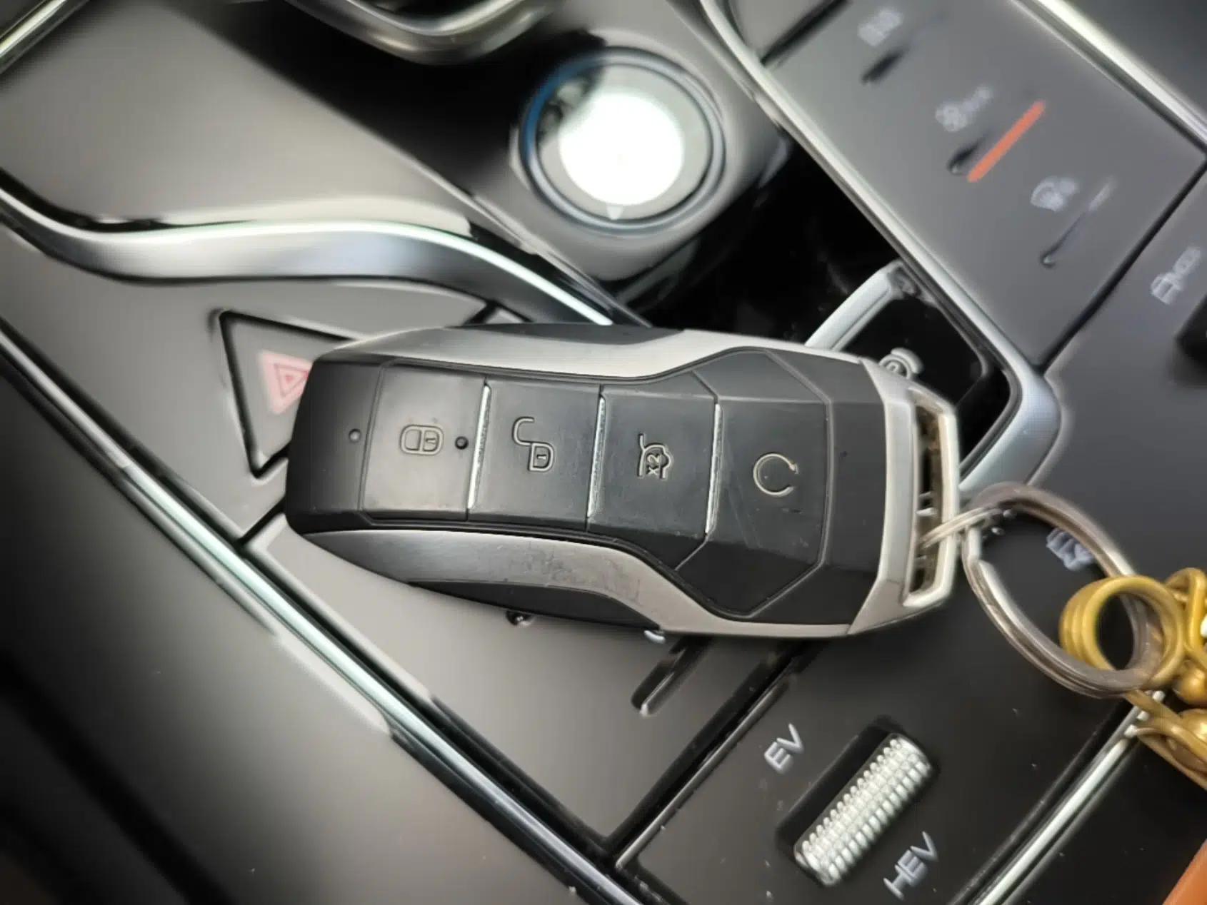 BYD Tang New Energy 2021 DM-i 112KM Prestige Model — миниатюра 28