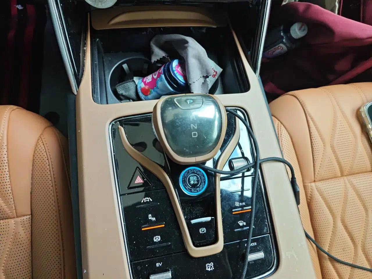 BYD Tang New Energy 2023 DM-i Champion Edition 112KM Prestige Model — миниатюра 14