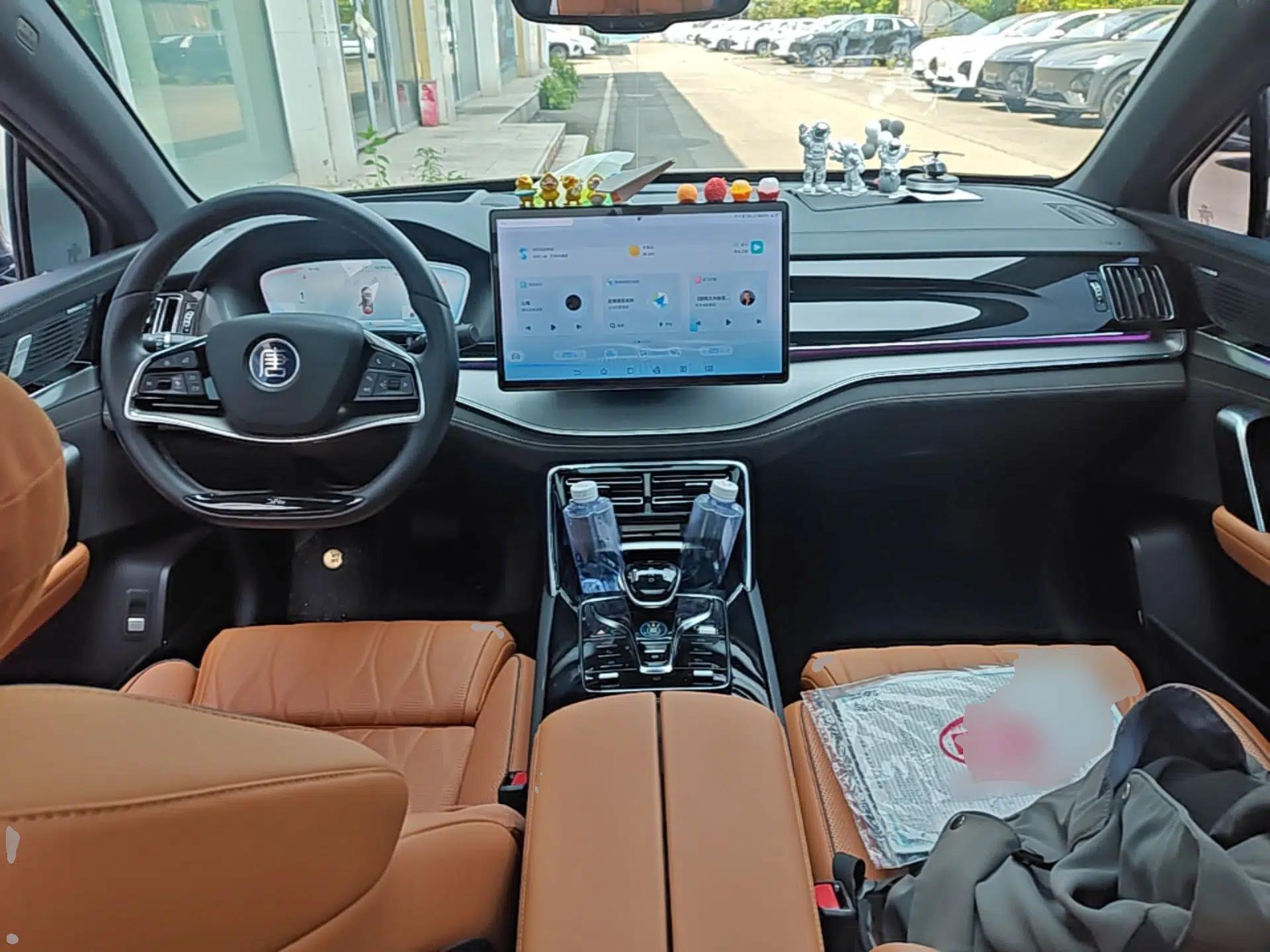 BYD Tang New Energy 2023 DM-i Champion Edition 112KM Prestige Model — миниатюра 17