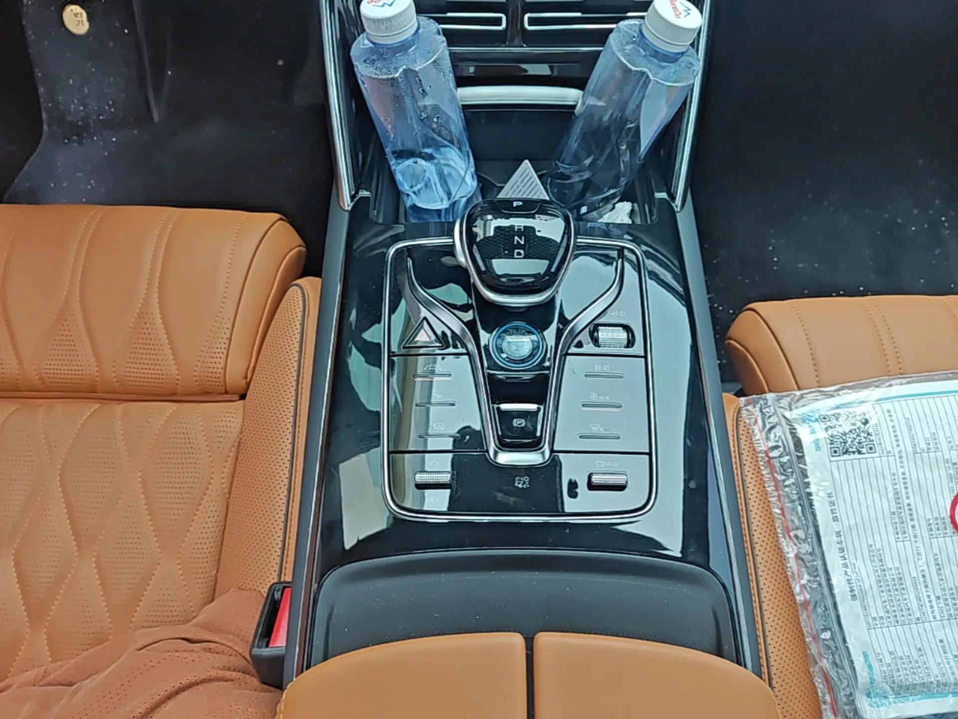 BYD Tang New Energy 2023 DM-i Champion Edition 112KM Prestige Model — миниатюра 21