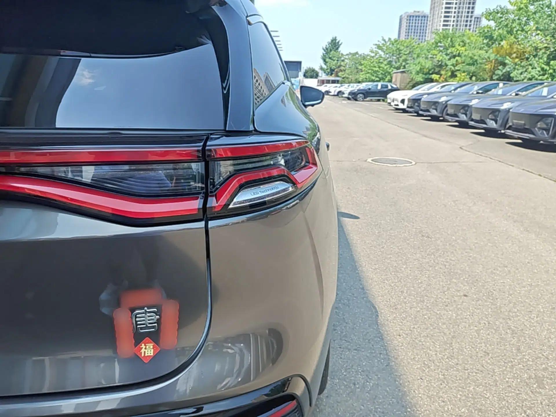 BYD Tang New Energy 2023 DM-i Champion Edition 112KM Prestige Model — миниатюра 9