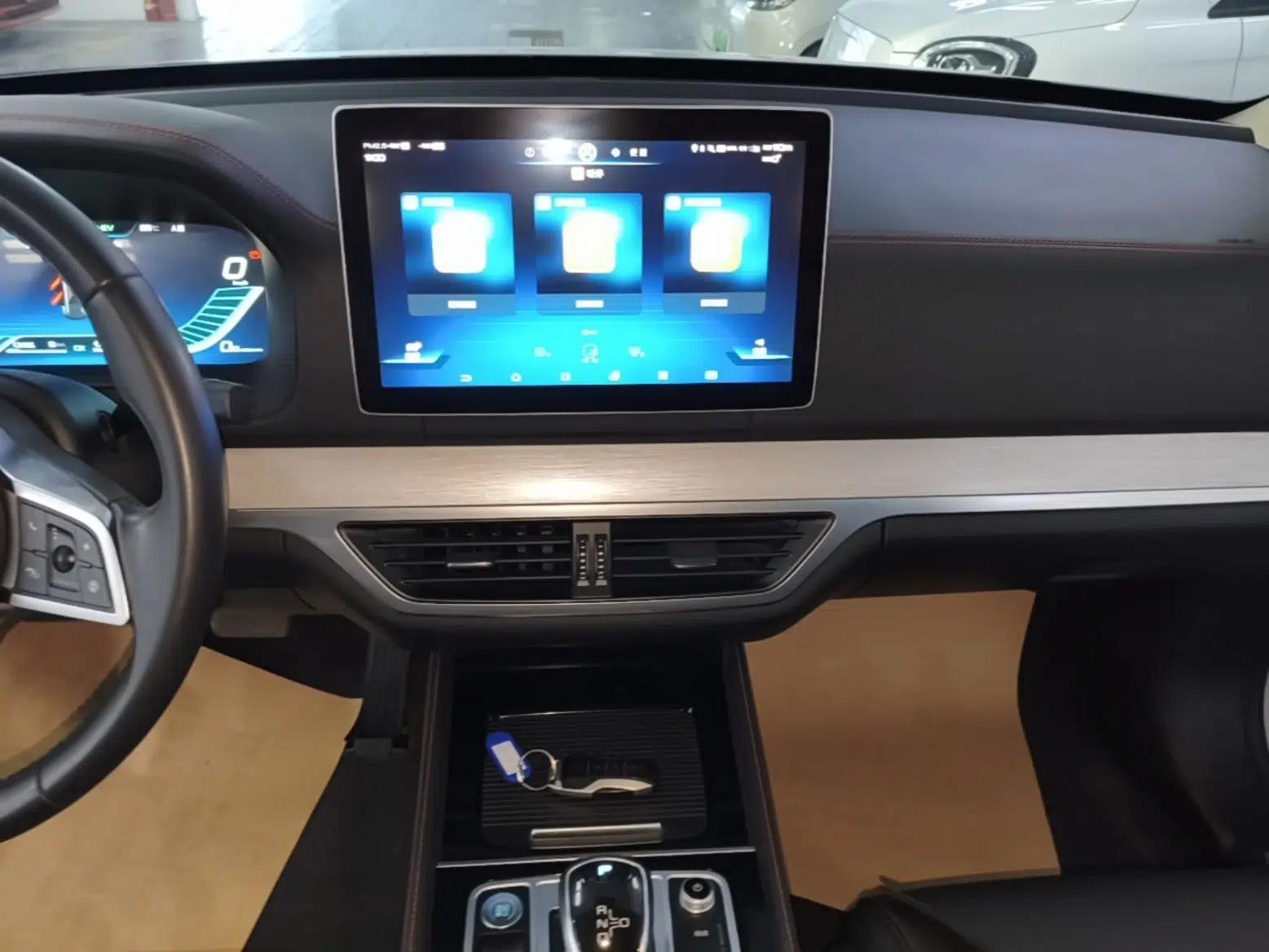 BYD Tang New Energy 2018 DM 2.0T All-Wheel Drive Smart Connectivity Enjoyment Model 5 Seats China V Emission Standard — миниатюра 15