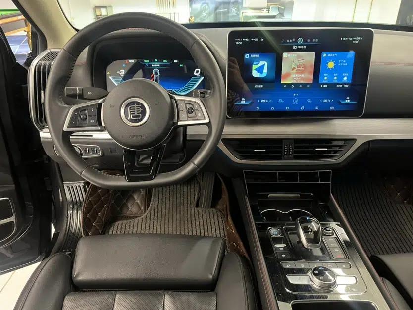 BYD Tang New Energy 2019 DM 2.0T All-Wheel Drive Smart Connect & Enjoyment Model 6 Seats China VI Standard — миниатюра 18