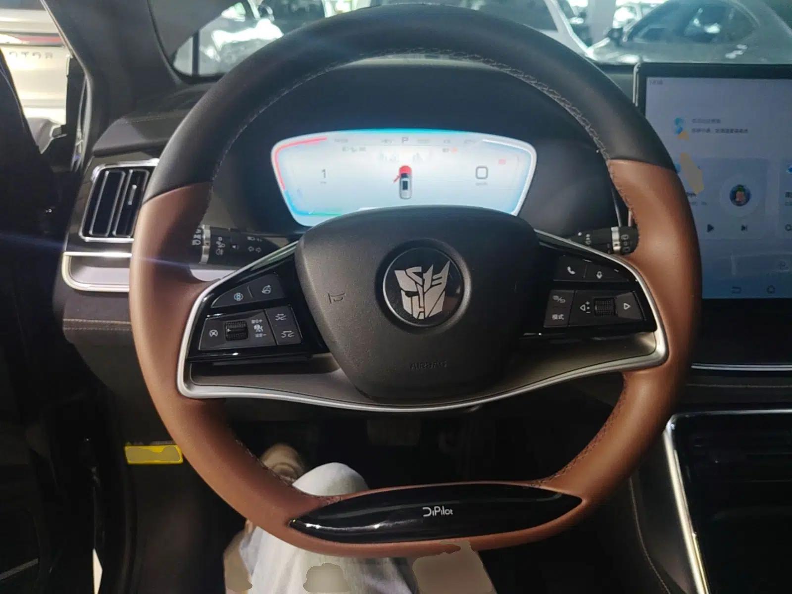 BYD Tang New Energy 2023 DM-i Champion Edition 112KM Prestige Model — миниатюра 13