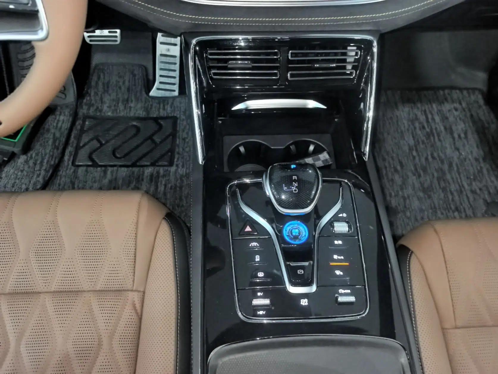 BYD Tang New Energy 2021 DM-i 112KM Prestige Model — миниатюра 21