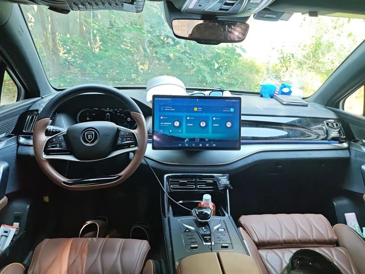 BYD Tang New Energy 2021 DM-i 112KM Prestige Model — миниатюра 9