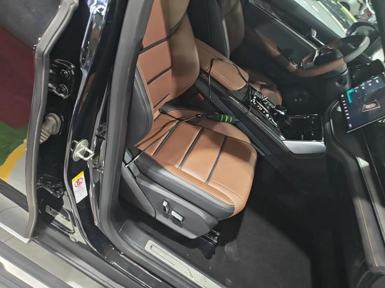 BYD Tang New Energy 2021 DM 2.0T Four-Wheel Drive High-Performance Luxury Model — миниатюра 24