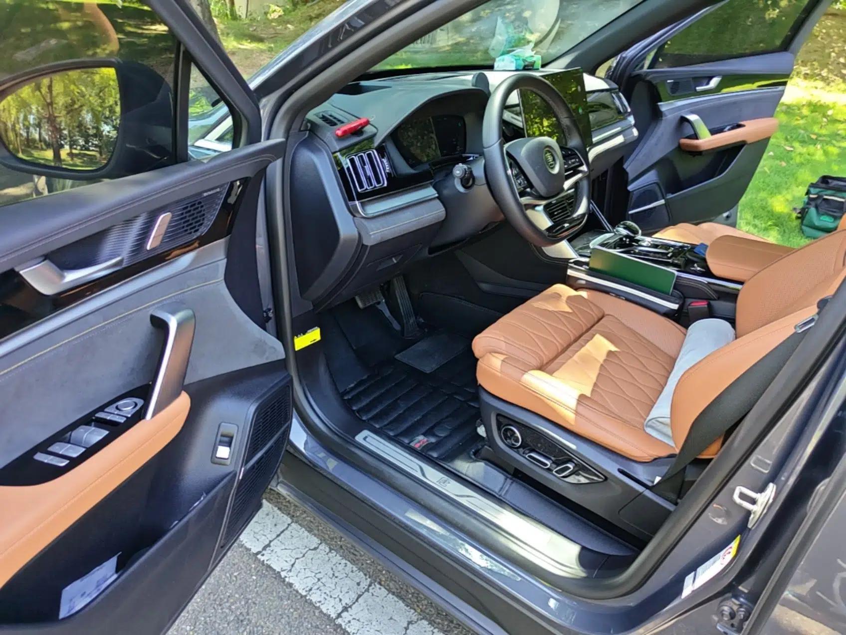 BYD Tang New Energy 2022 DM-i 252km Luxury Model — миниатюра 13