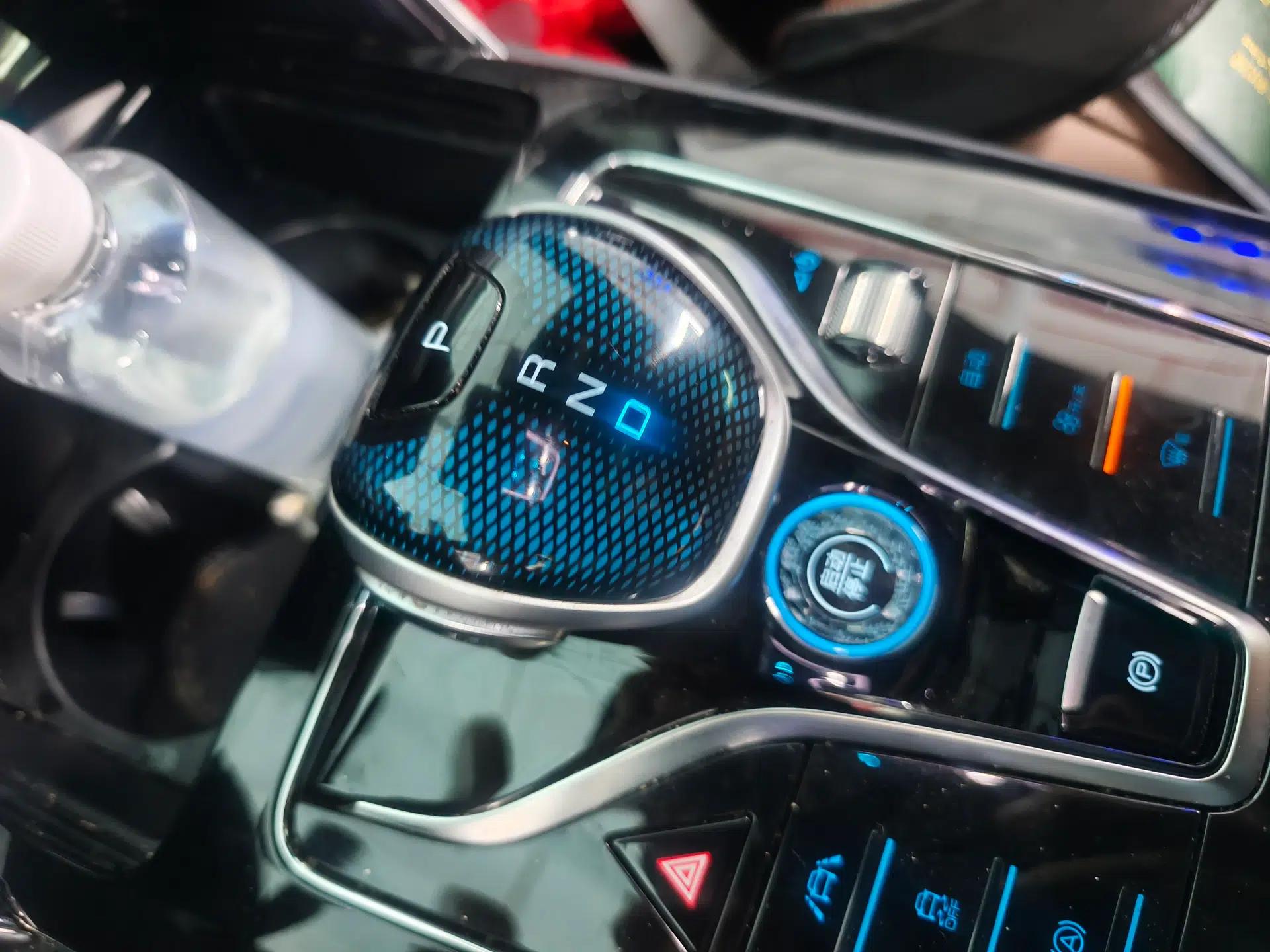 BYD Tang New Energy 2021 DM-i 112KM Prestige Model — миниатюра 14
