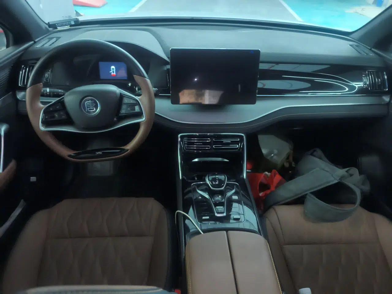 BYD Tang New Energy 2021 DM-i 112KM Prestige Model — миниатюра 9