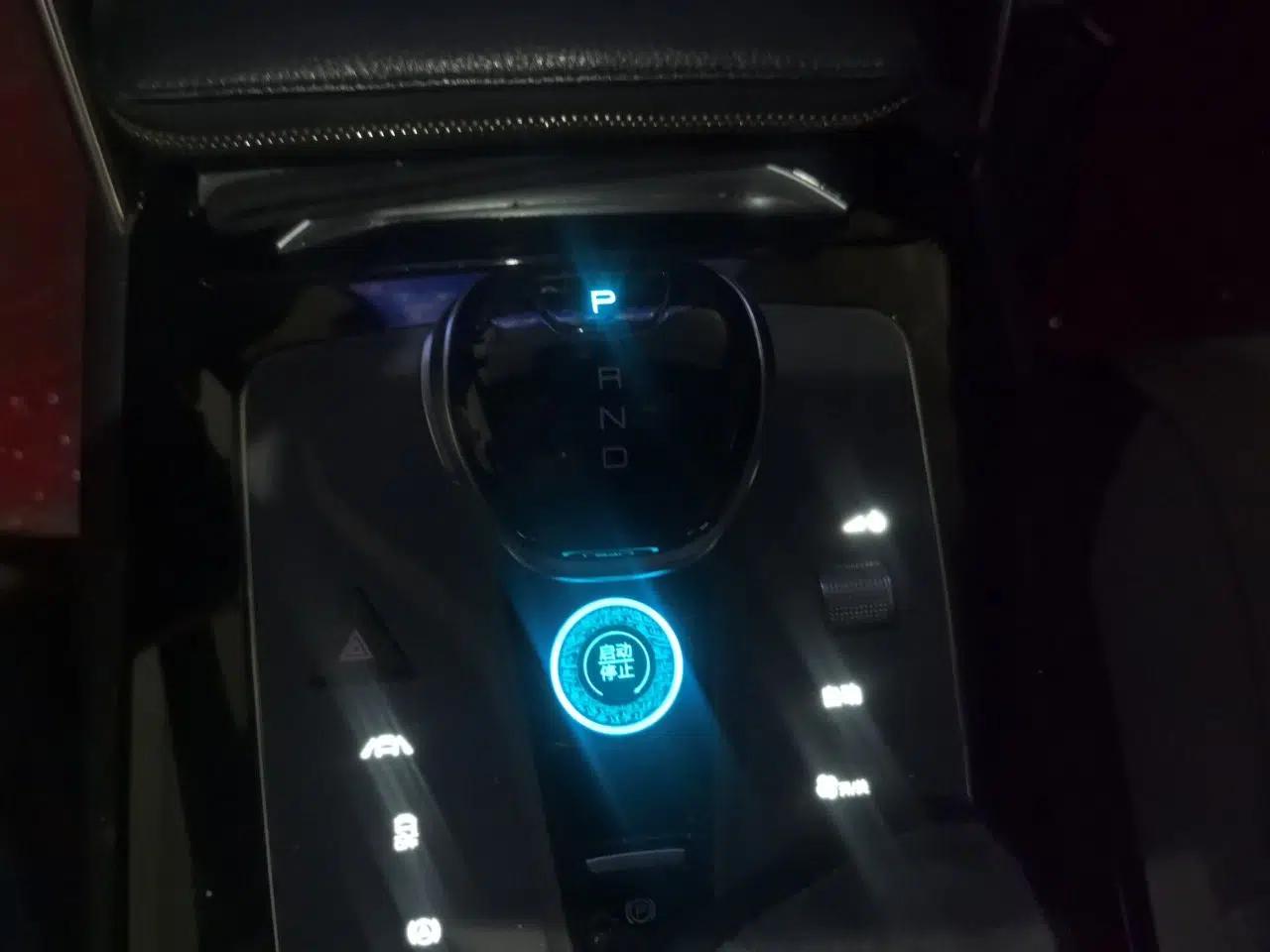 BYD Tang New Energy 2021 DM-i 112KM Prestige Model — миниатюра 14