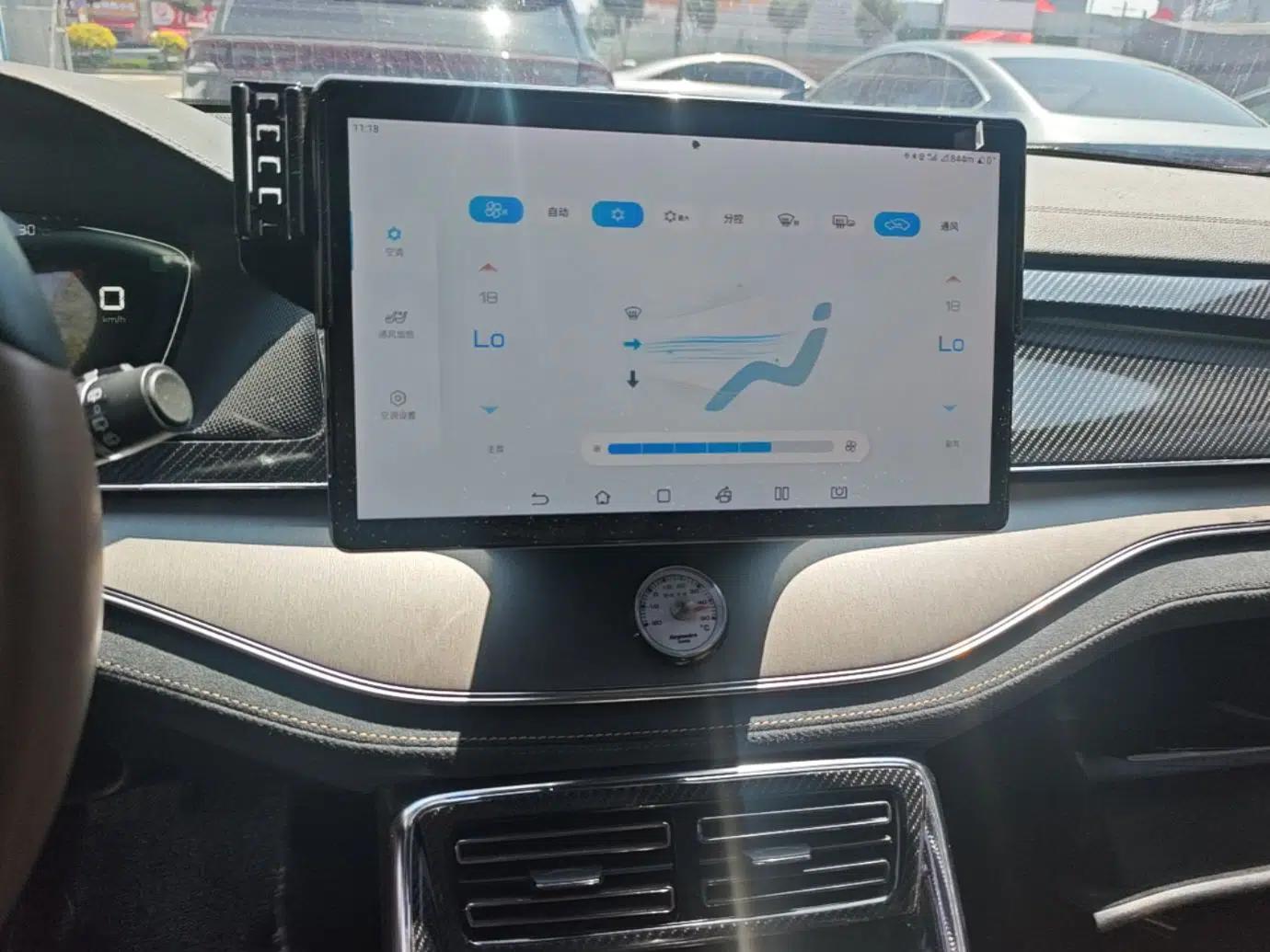 BYD Tang New Energy 2021 DM-i 112KM Prestige Model — миниатюра 20