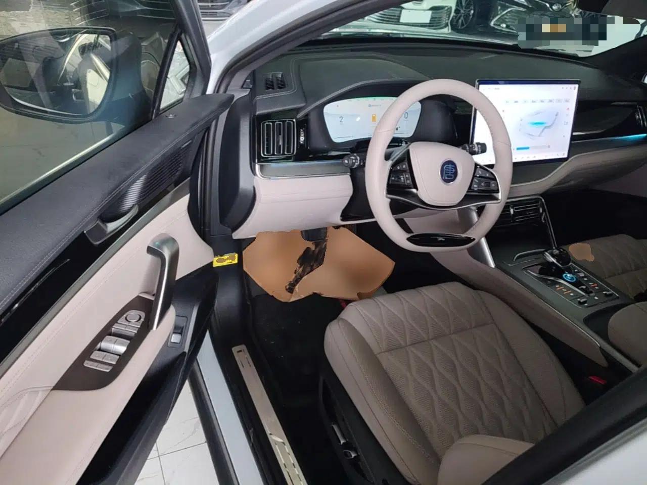 BYD Tang New Energy 2024 DM-i Glory Edition 112KM Prestige Model — миниатюра 18