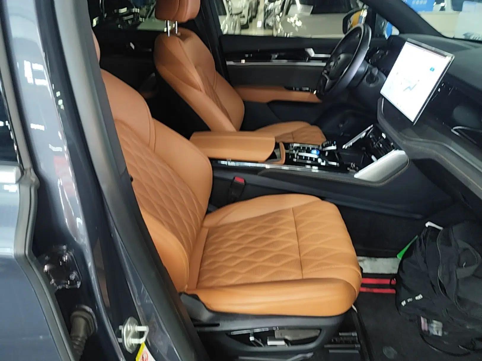 BYD Tang New Energy 2023 DM-i Champion Edition 112KM Prestige Model — миниатюра 24