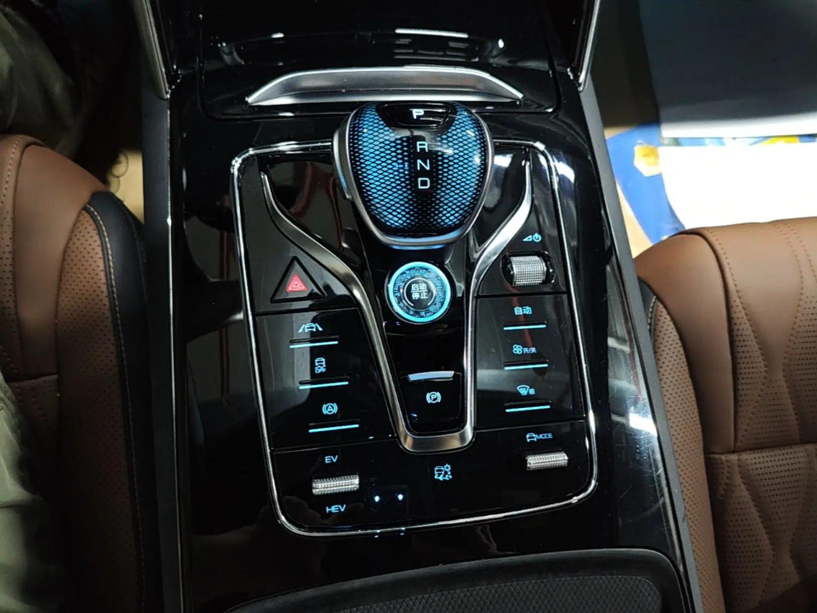 BYD Tang New Energy 2021 DM-i 112KM Prestige Model — миниатюра 16
