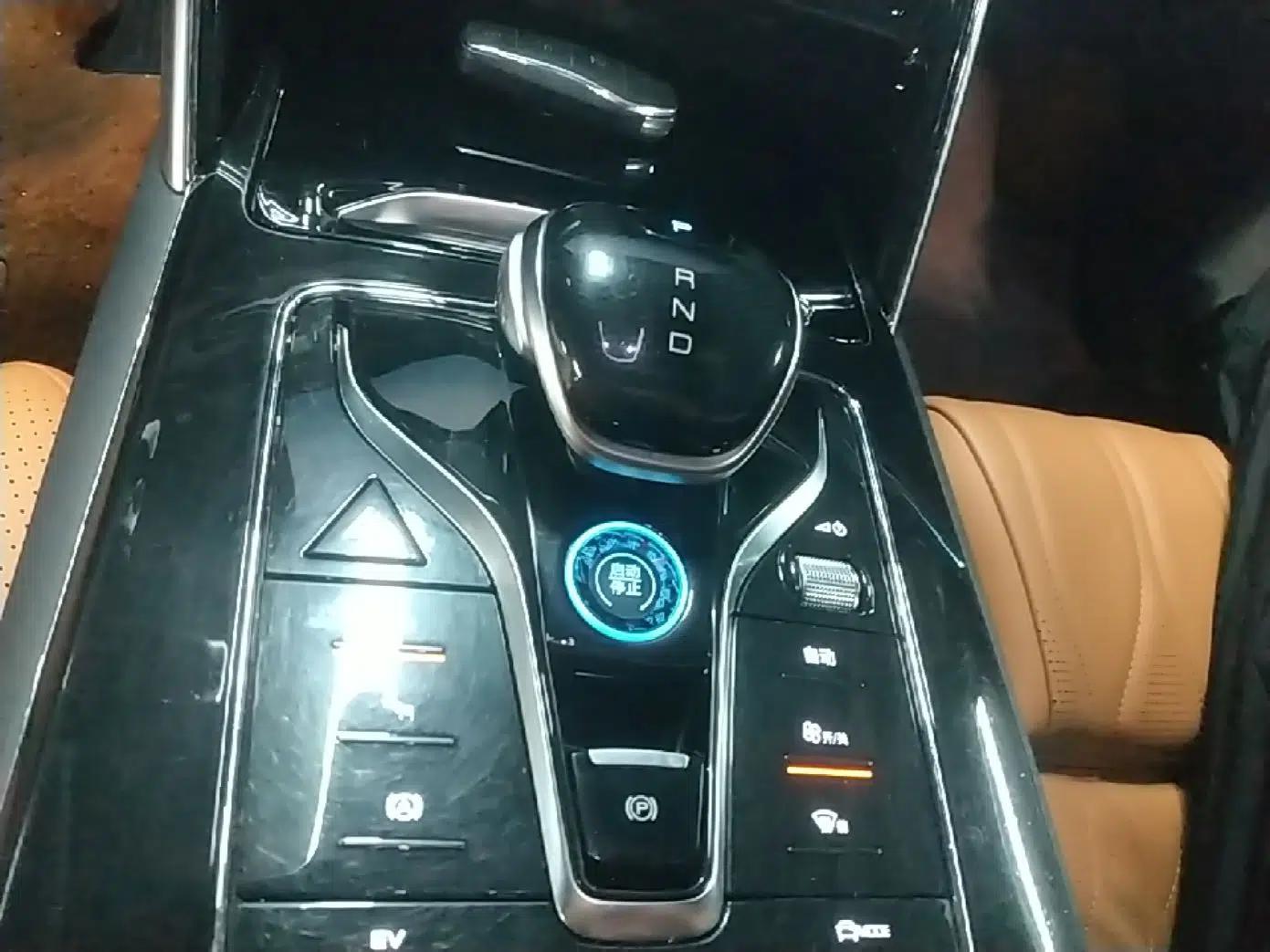 BYD Tang New Energy 2023 DM-i Champion Edition 112KM Prestige Model — миниатюра 16