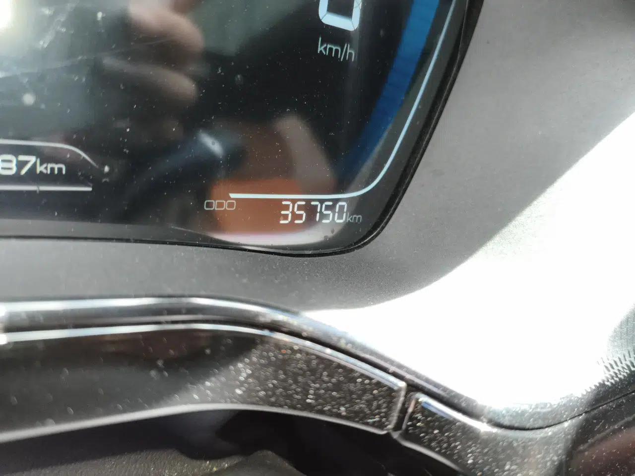 BYD Tang New Energy 2021 DM-i 112KM Prestige Model — миниатюра 12