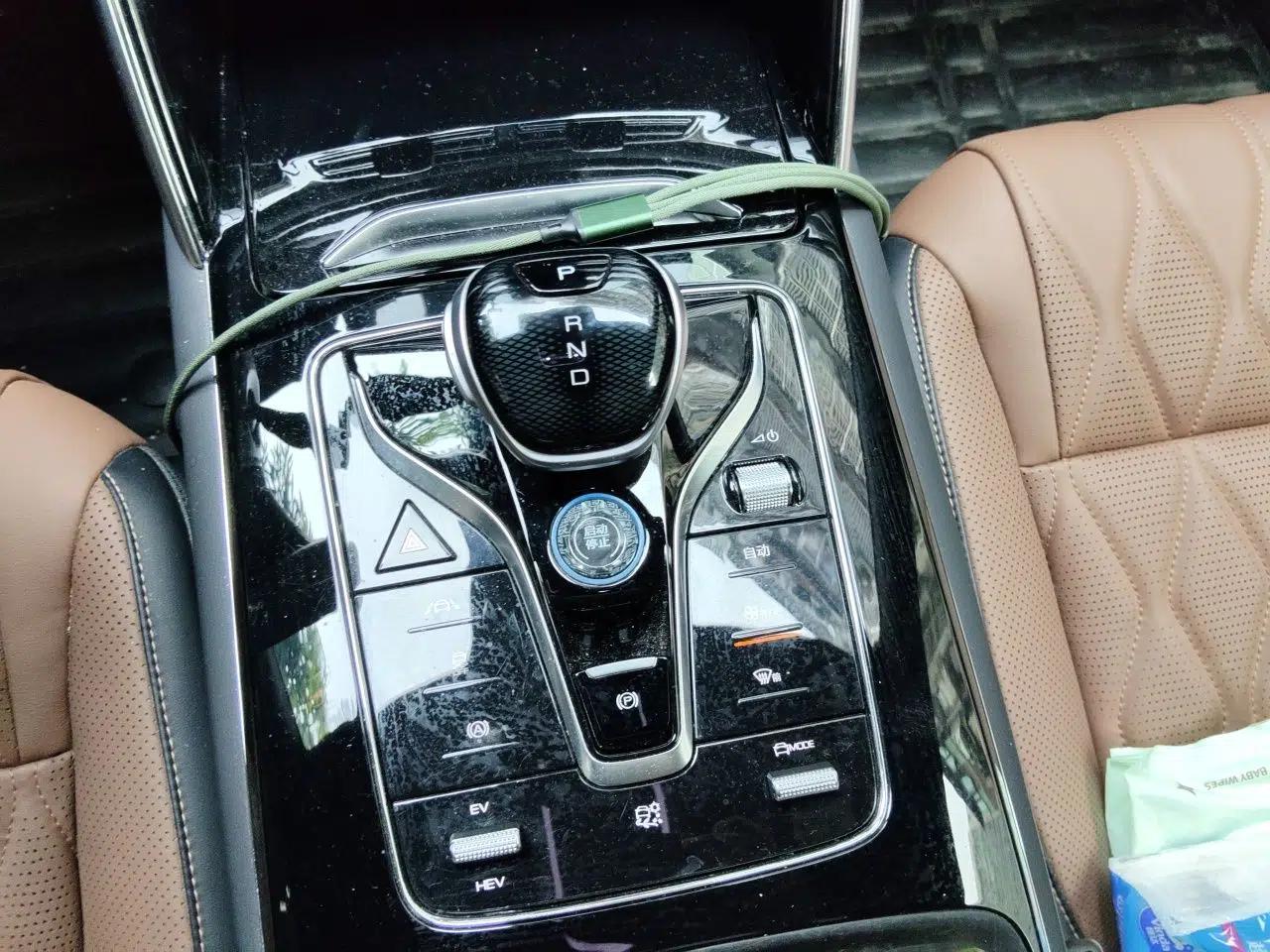 BYD Tang New Energy 2021 DM-i 112KM Prestige Model — миниатюра 14