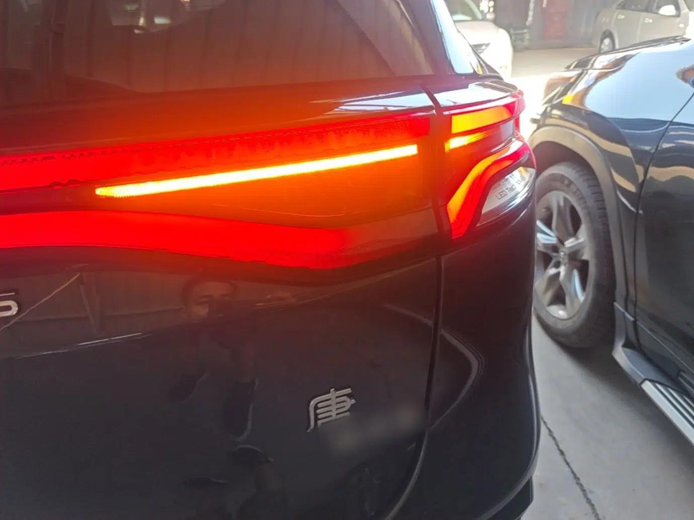 BYD Tang New Energy 2021 DM-i 112KM Prestige Model — миниатюра 9
