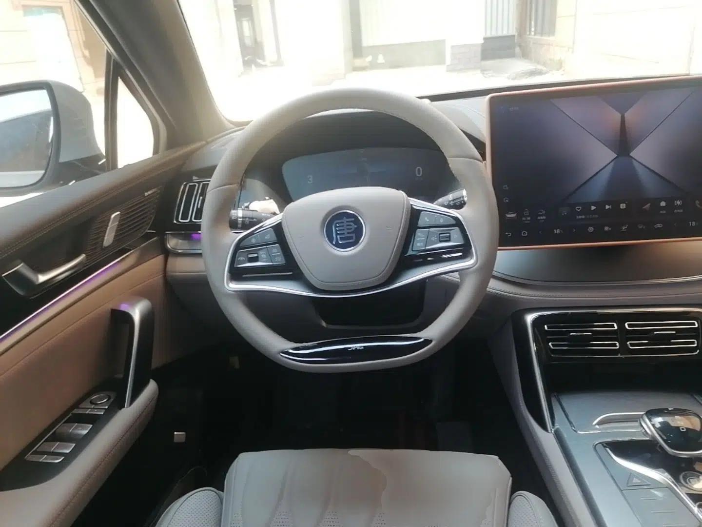 BYD Tang New Energy 2024 DM-i Glory Edition 112KM Flagship Model — миниатюра 18