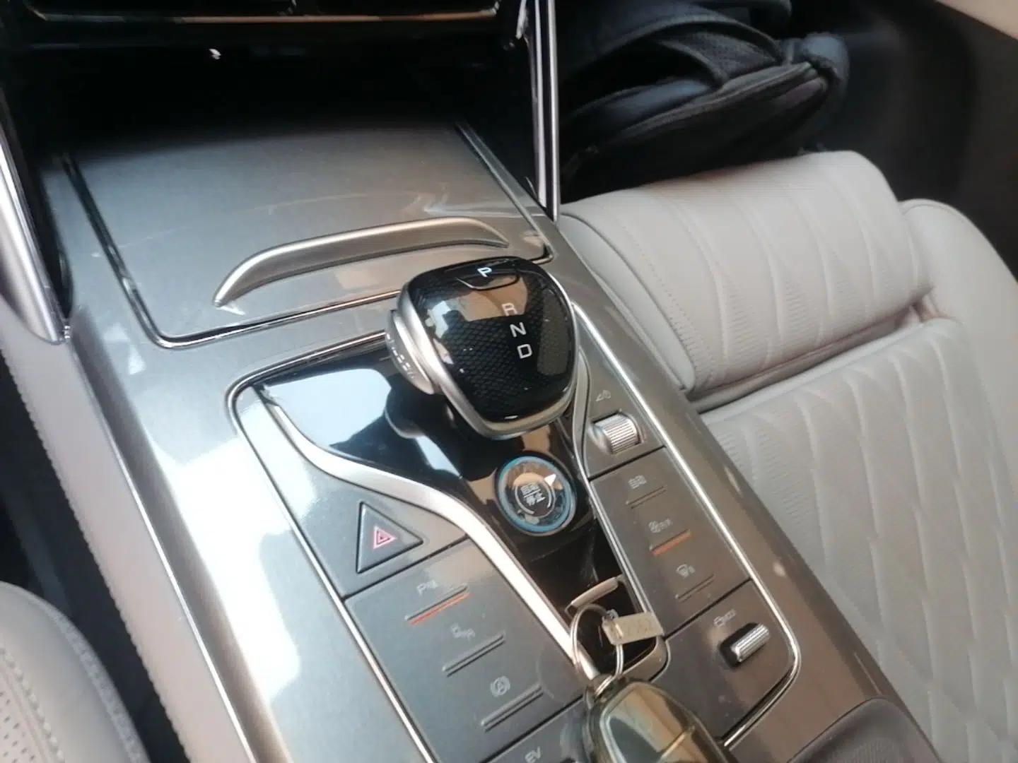 BYD Tang New Energy 2024 DM-i Glory Edition 112KM Flagship Model — миниатюра 21