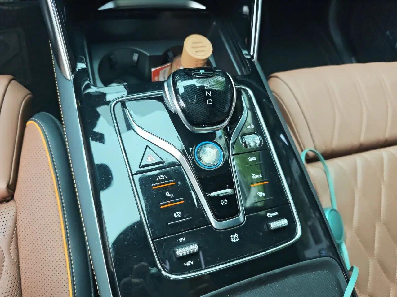 BYD Tang New Energy 2021 DM-i 112KM Prestige Model — миниатюра 14