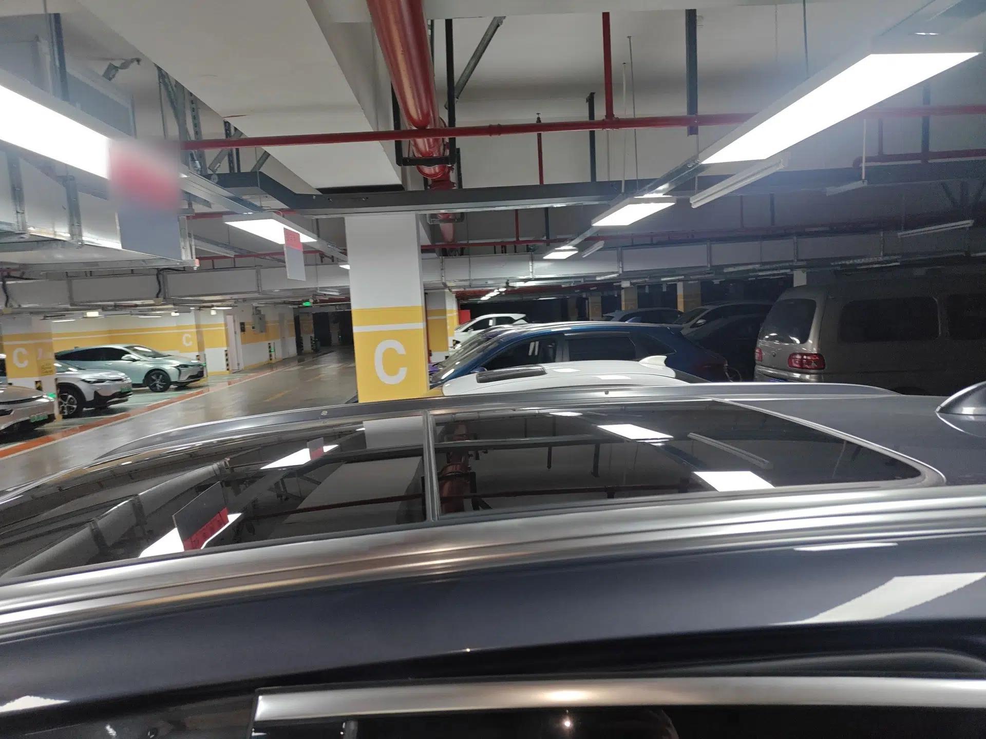 BYD Tang New Energy 2021 DM-i 112KM Prestige Model — миниатюра 7