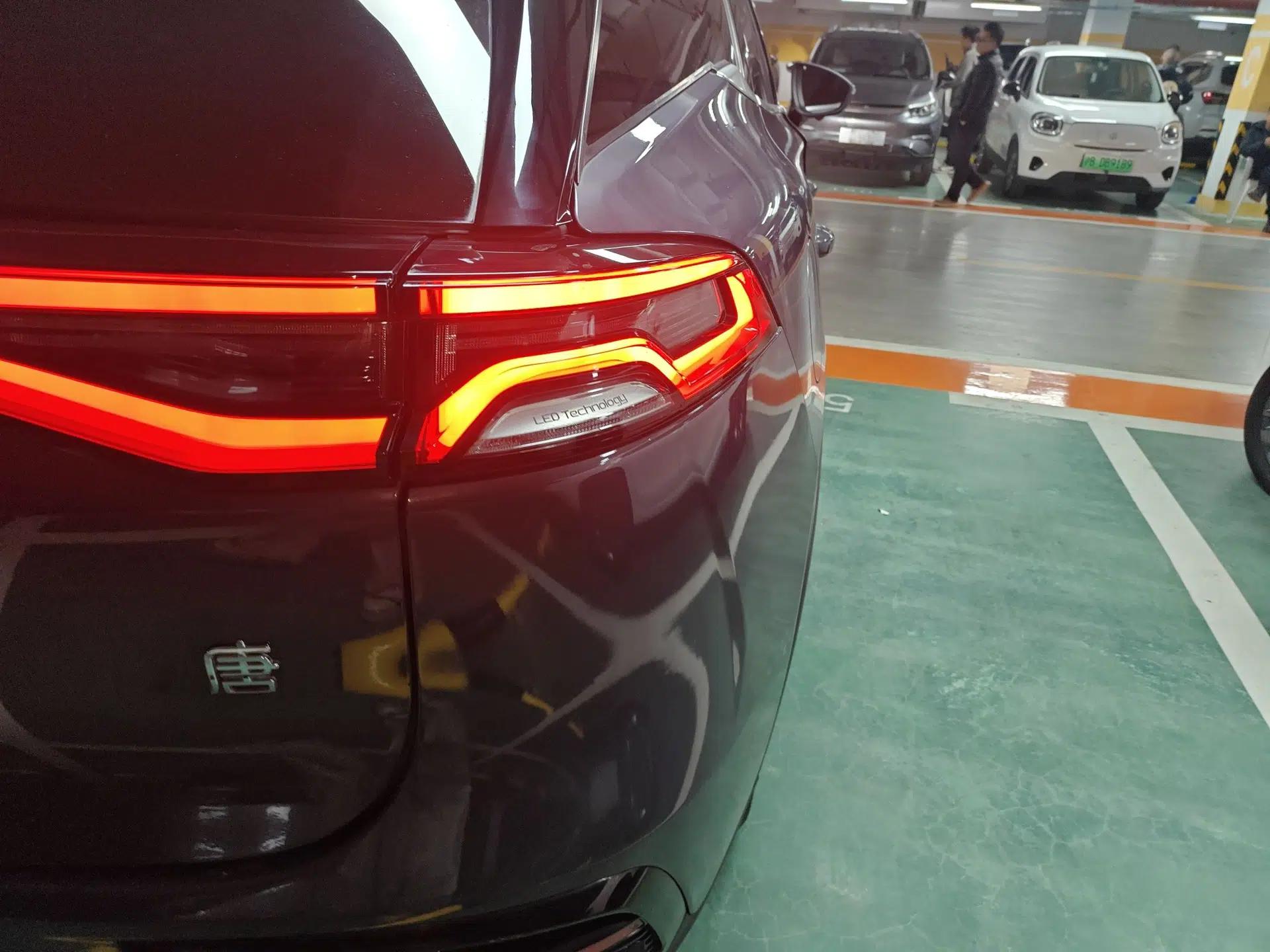 BYD Tang New Energy 2021 DM-i 112KM Prestige Model — миниатюра 9
