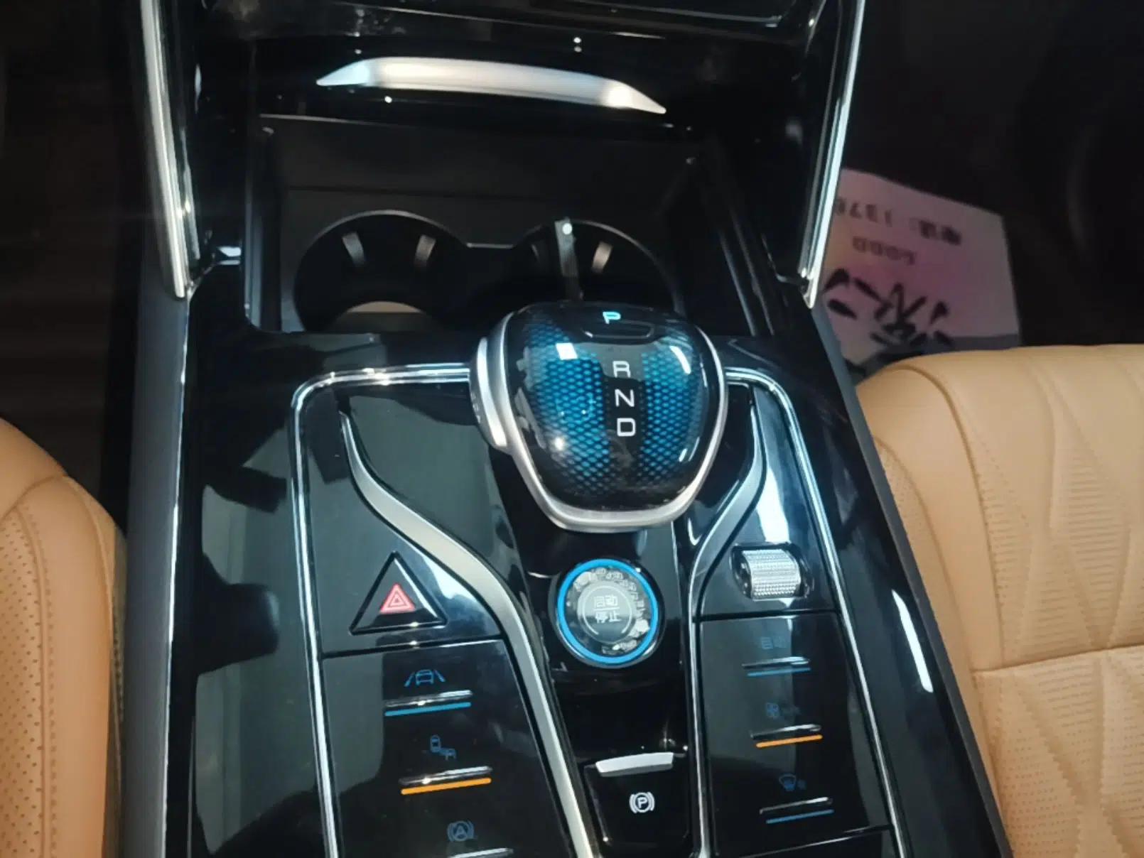 BYD Tang New Energy 2023 DM-i Champion Edition 112KM Prestige Model — миниатюра 21