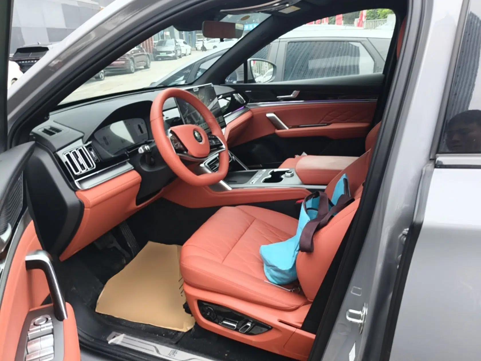 BYD Tang New Energy 2025 Model Smart Drive Version DM-i 175KM Prestige Version — миниатюра 17