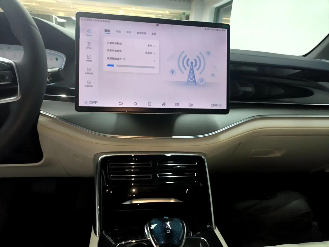 BYD Tang New Energy 2022 EV 600KM Luxury Model — миниатюра 15