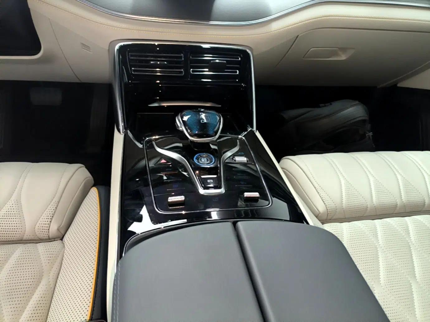 BYD Tang New Energy 2022 EV 600KM Luxury Model — миниатюра 16