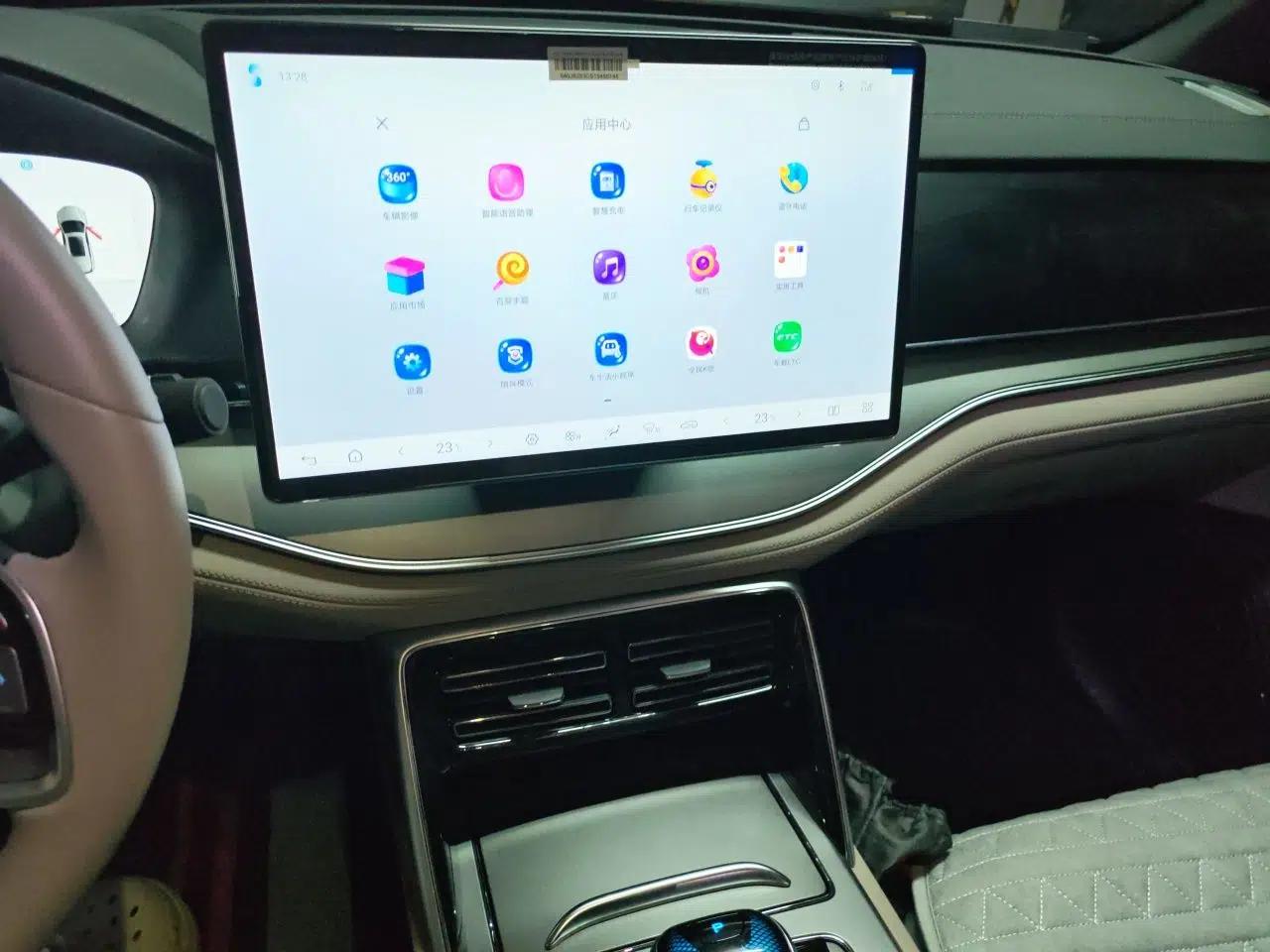 BYD Tang New Energy 2025 DM-i 115KM Prestige Model — миниатюра 13