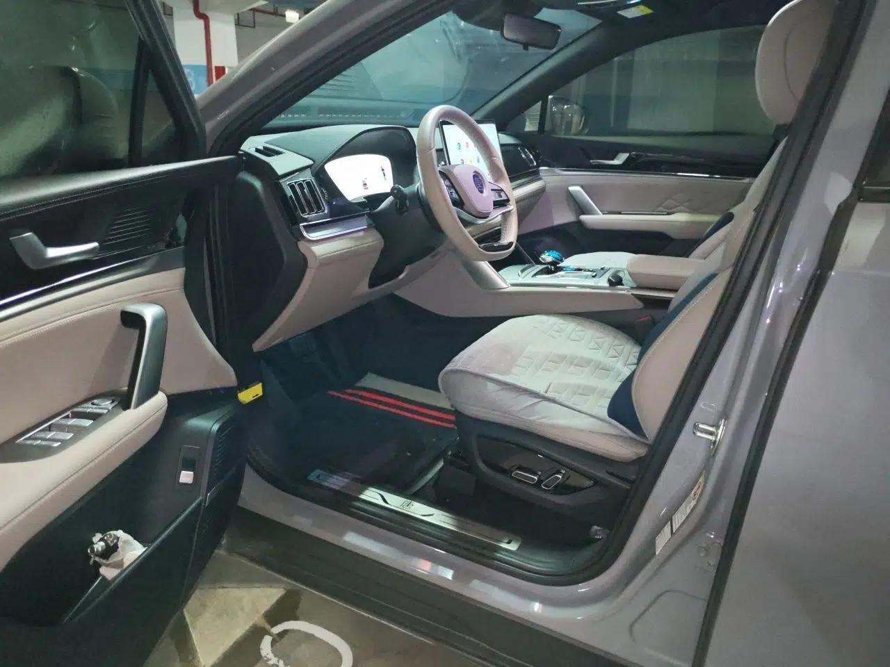 BYD Tang New Energy 2025 DM-i 115KM Prestige Model — миниатюра 16