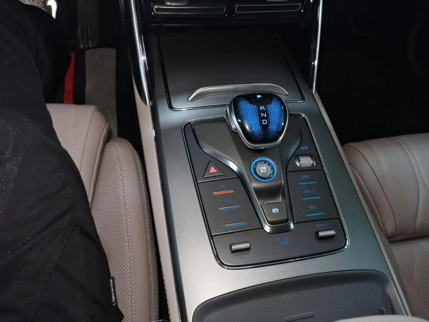 BYD Tang New Energy 2025 Intelligent Driving Version DM-i 115KM Flagship Edition — миниатюра 21