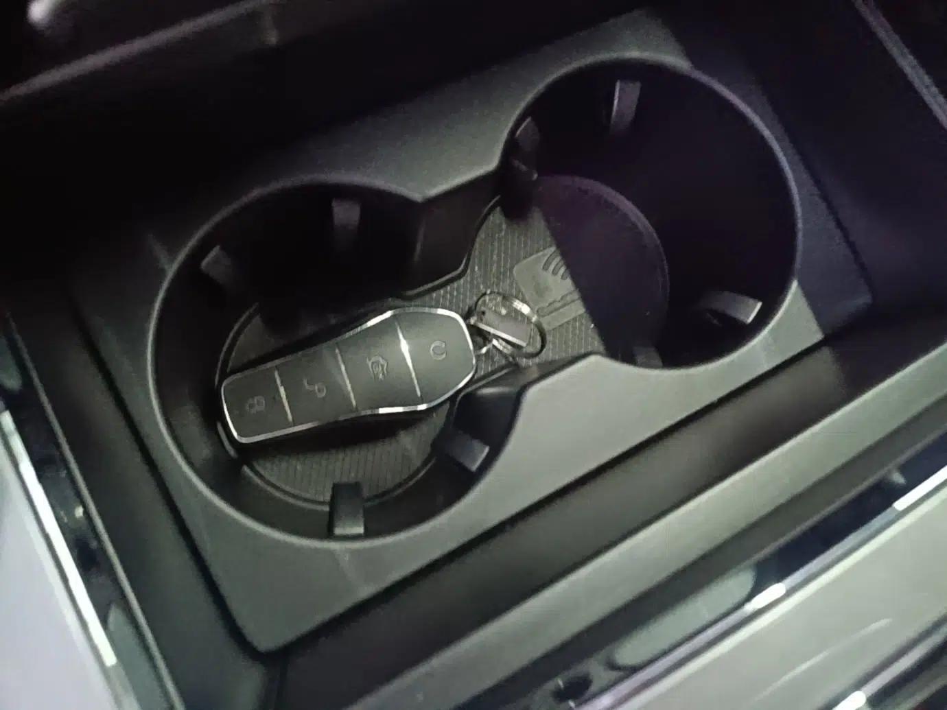 BYD Tang New Energy 2024 DM-p Champion Edition 215 km All-Wheel-Drive Flagship Model — миниатюра 28