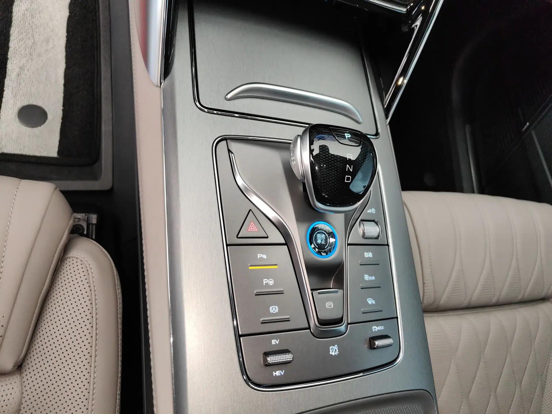 BYD Tang New Energy 2025 Intelligent Driving Version DM-i 115KM Flagship Edition — миниатюра 17