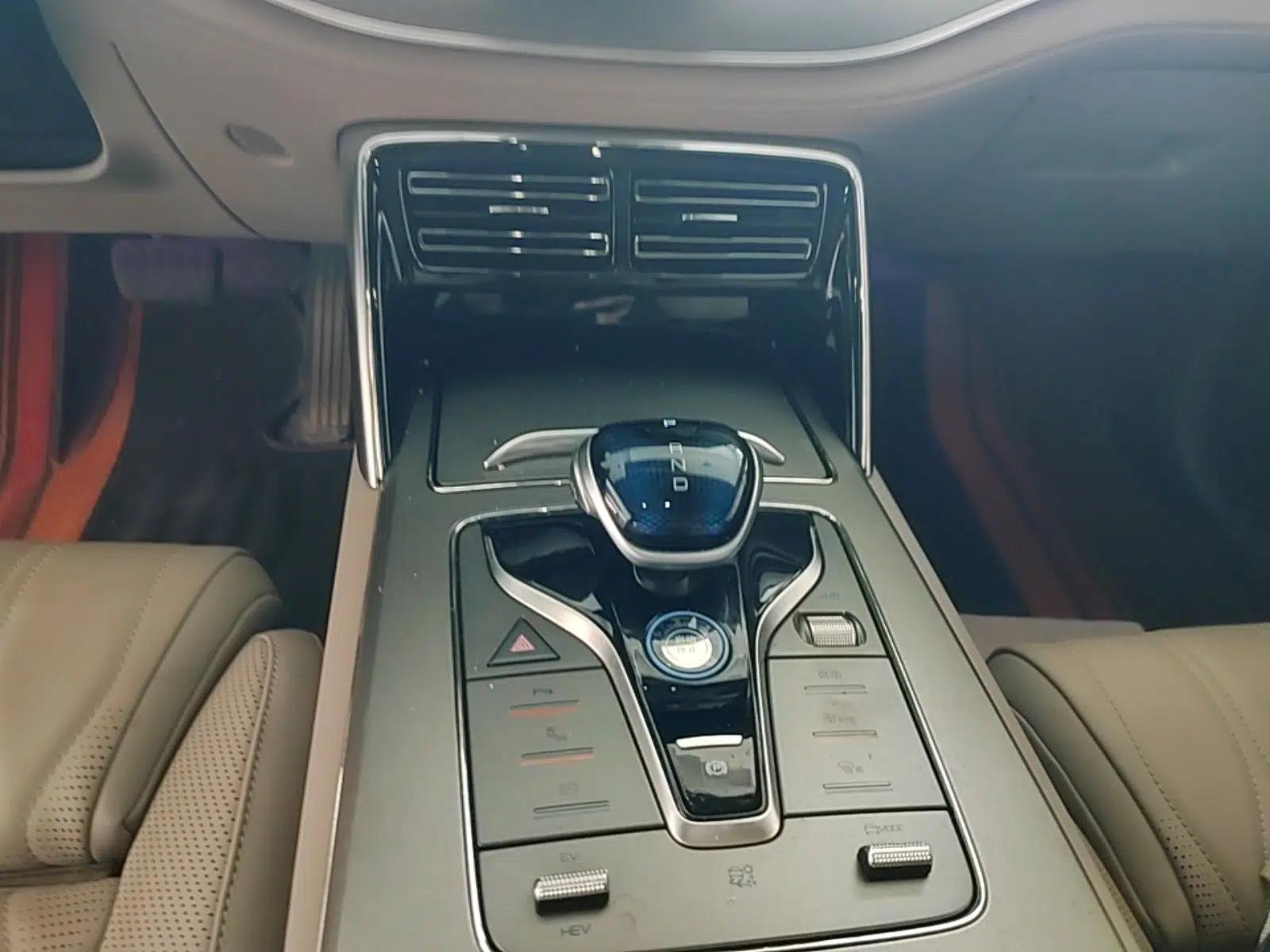 BYD Tang New Energy 2025 DM-i 115KM Cloud Ride Flagship Model — миниатюра 21