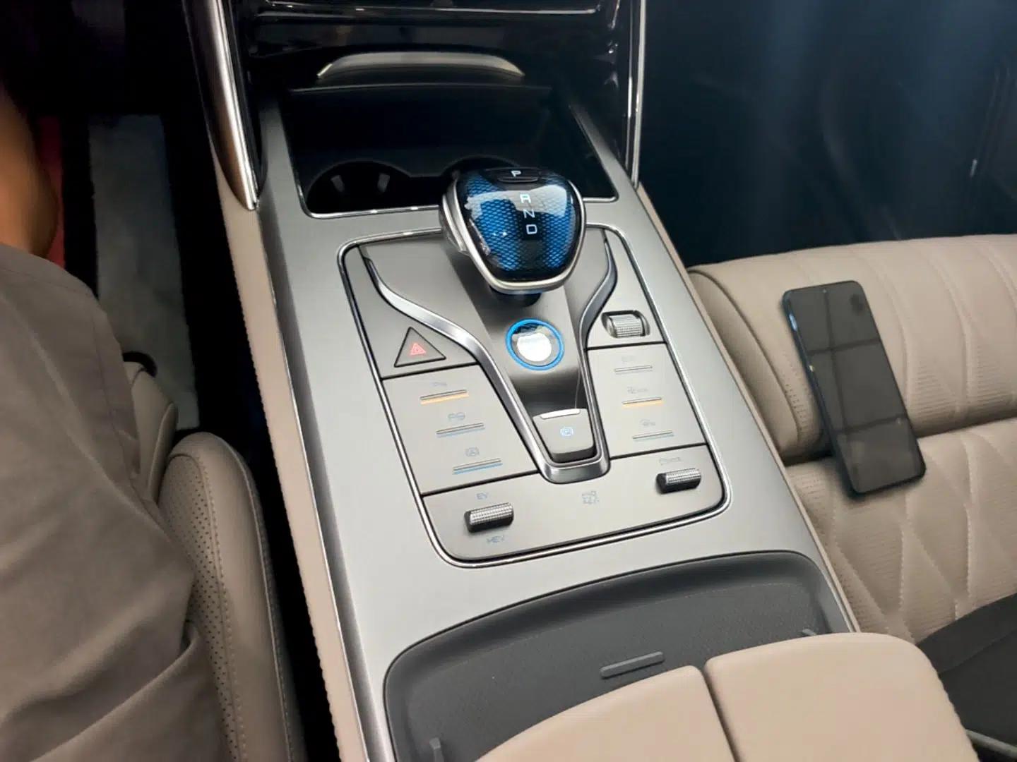 BYD Tang New Energy 2025 Intelligent Driving Version DM-i 115KM Flagship Edition — миниатюра 21