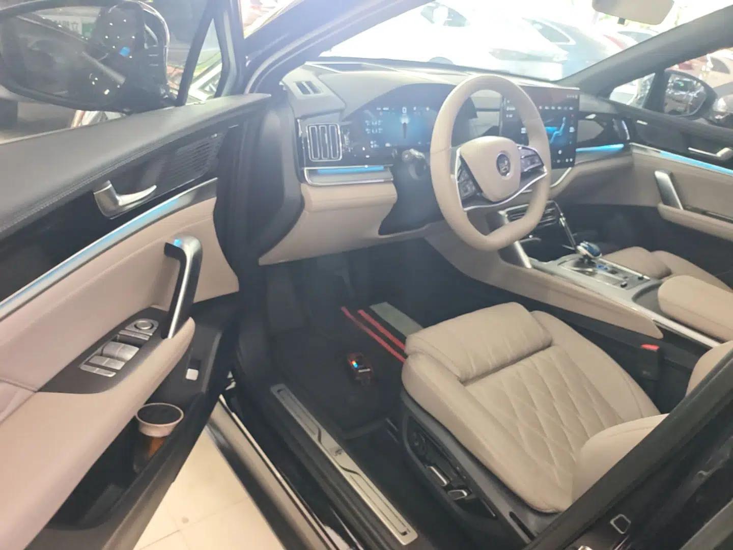 BYD Tang New Energy 2025 Intelligent Driving Version DM-i 115KM Flagship Edition — миниатюра 23