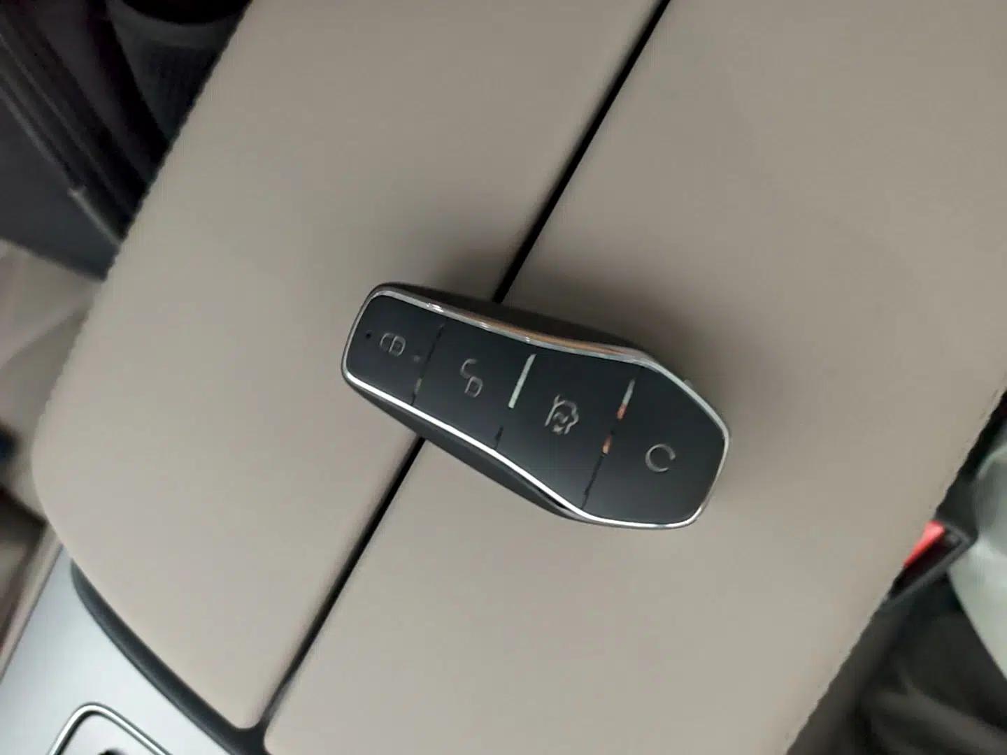 BYD Tang New Energy 2025 Intelligent Driving Version DM-i 115KM Flagship Edition — миниатюра 28