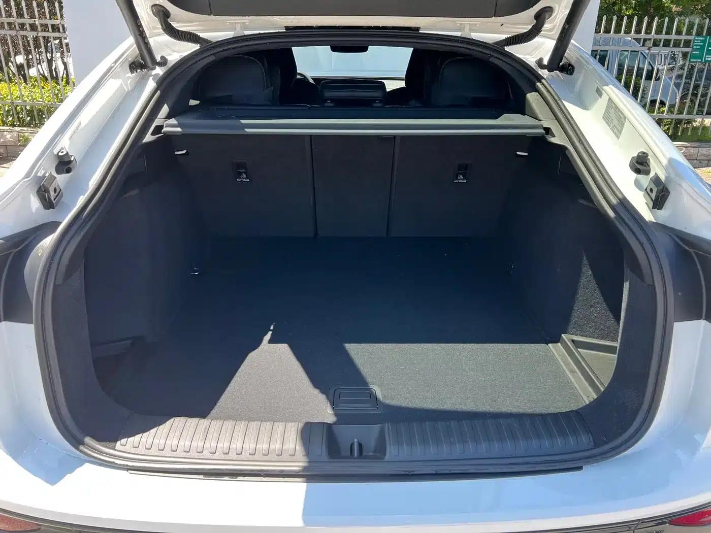 Audi Q6L e-tron 2026 First Edition — миниатюра 8