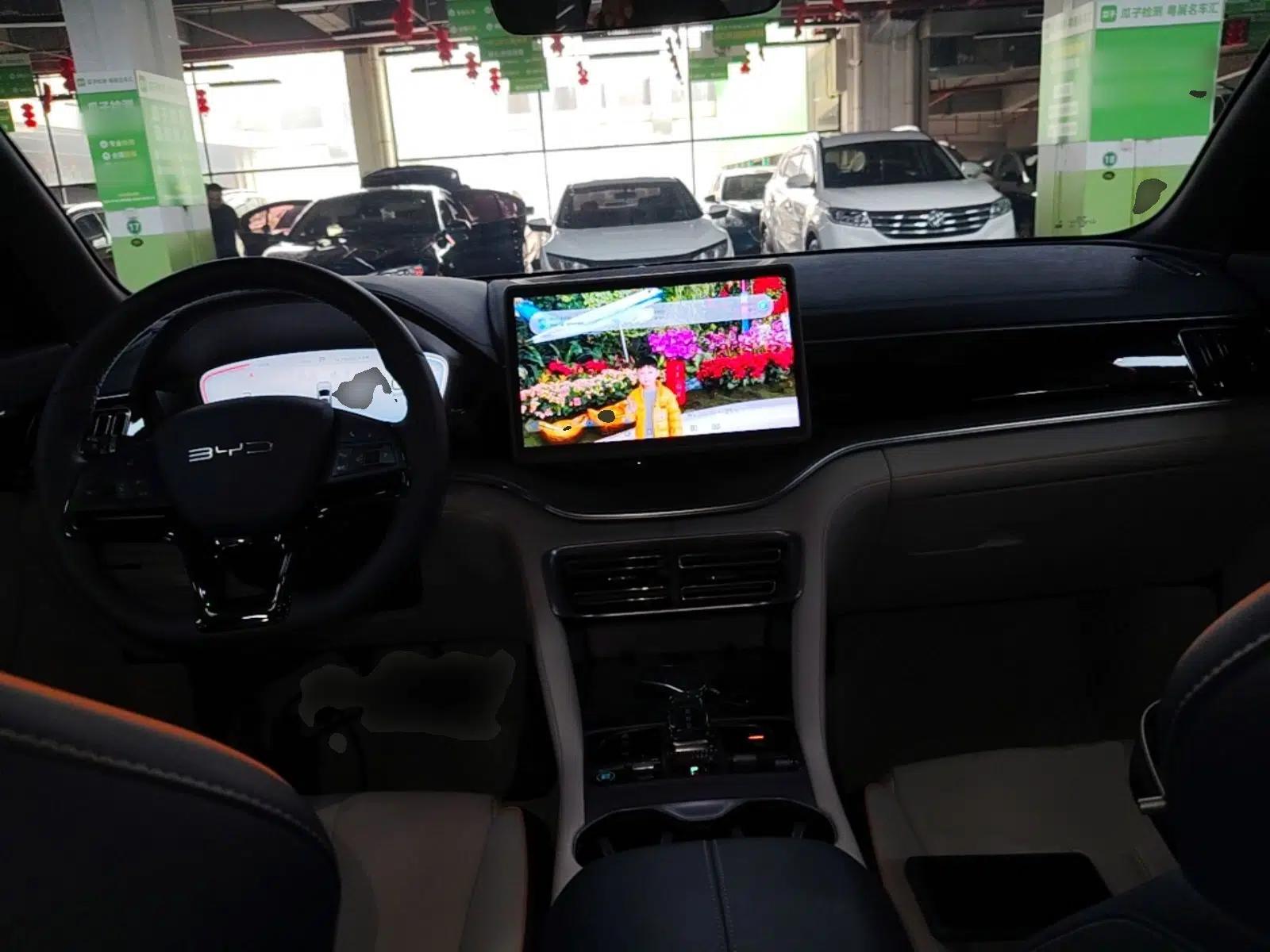 BYD Song PLUS New Energy 2024 HONOR Edition DM-i 71km Luxury Model — миниатюра 17