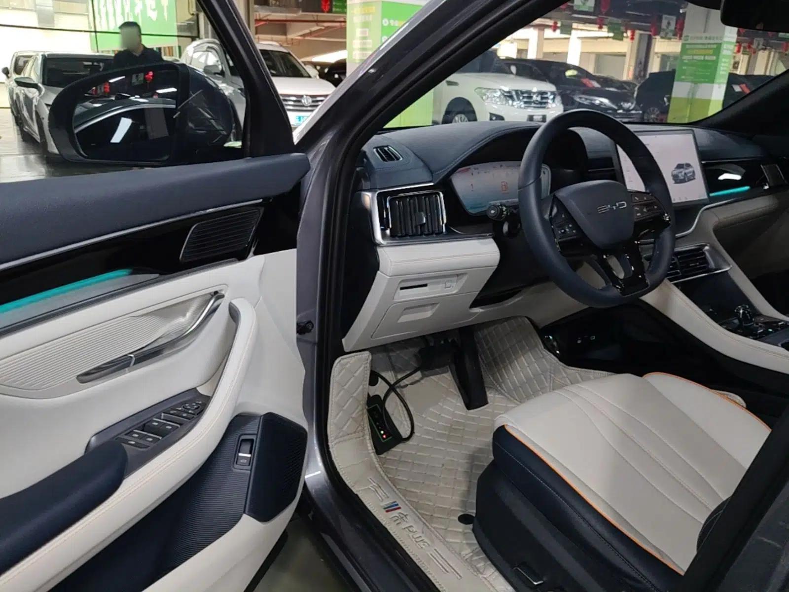 BYD Song PLUS New Energy 2024 HONOR Edition DM-i 71km Luxury Model — миниатюра 23