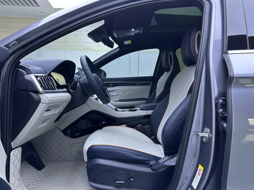 BYD Song PLUS New Energy 2024 HONOR Edition DM-i 71km Luxury Model — миниатюра 31