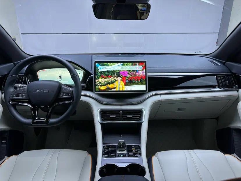 BYD Song PLUS New Energy 2024 HONOR Edition DM-i 71km Luxury Model — миниатюра 33