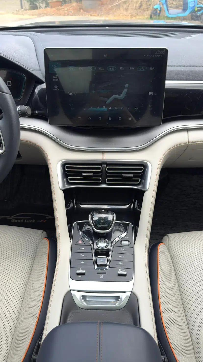 BYD Song PLUS New Energy 2021 DM-i 51KM Prestige Model — миниатюра 12