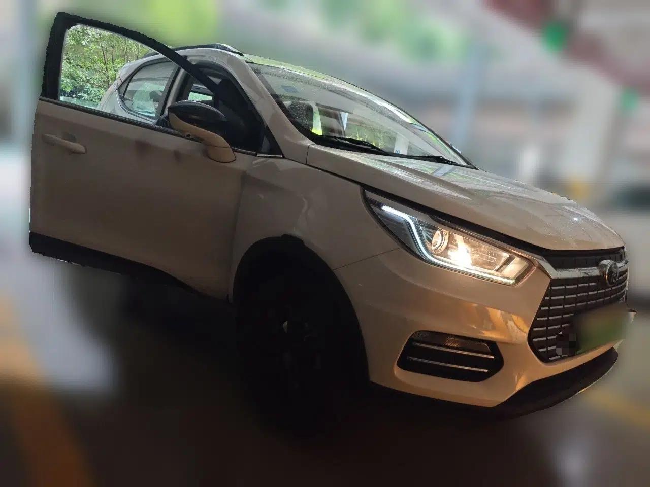 BYD Yuan New Energy 2018 EV360 Smart Connect Cool Edition — миниатюра 3