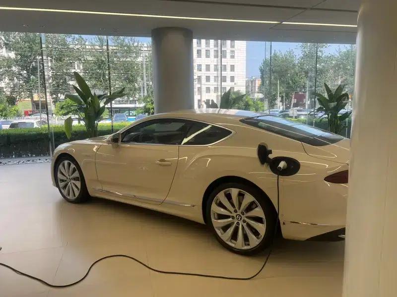 2026 Continental PHEV GT Elegance Edition — миниатюра 3