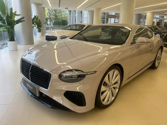 2026 Continental PHEV GT